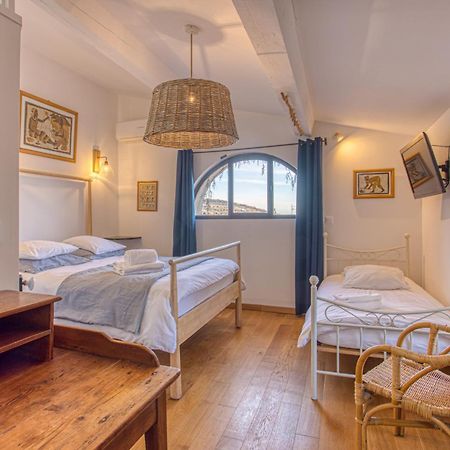 Hotel Restaurant Les Remparts Венаск Екстериор снимка